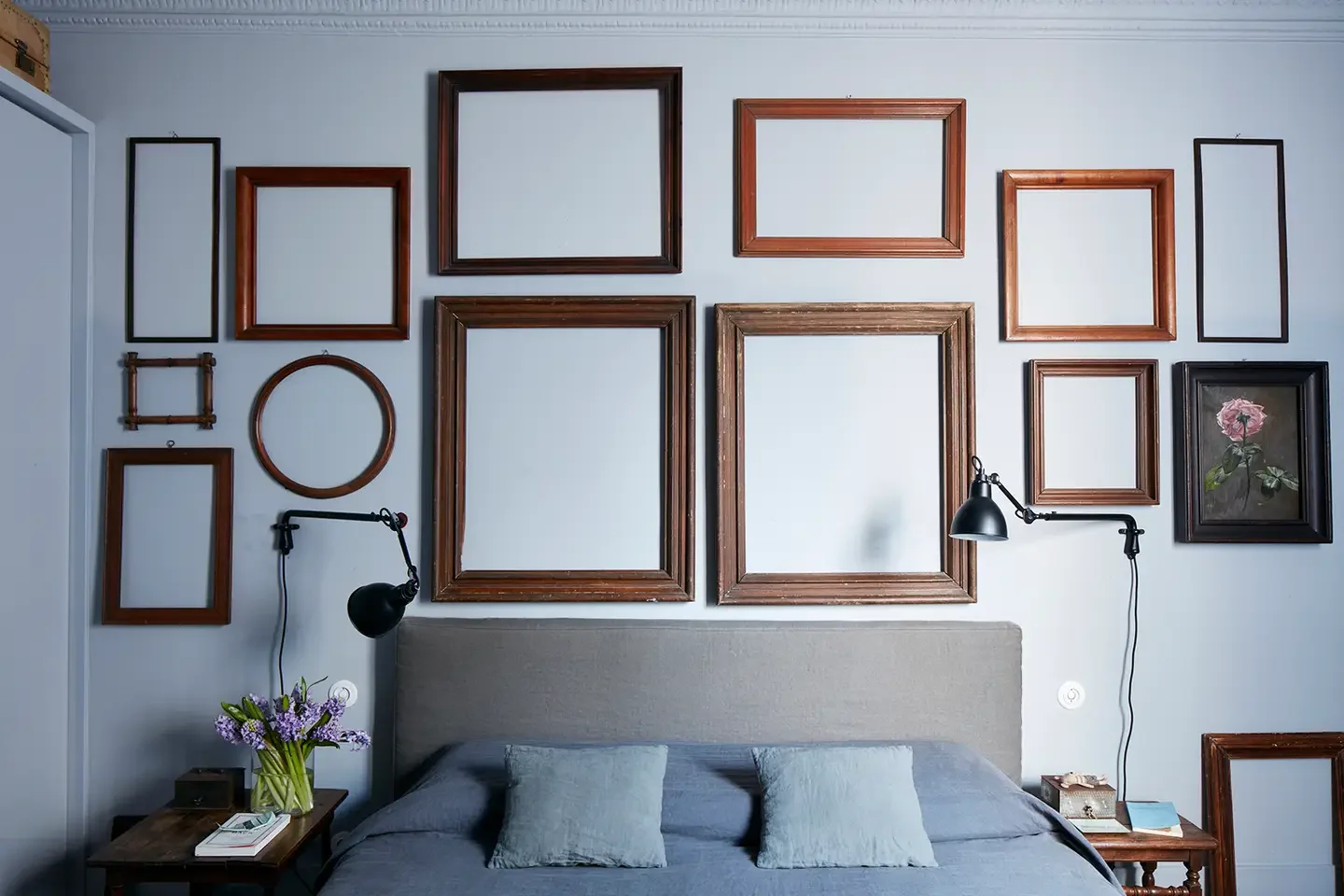 11 Designer-Approved Ways to Fill the Empty Space Above Your Bed