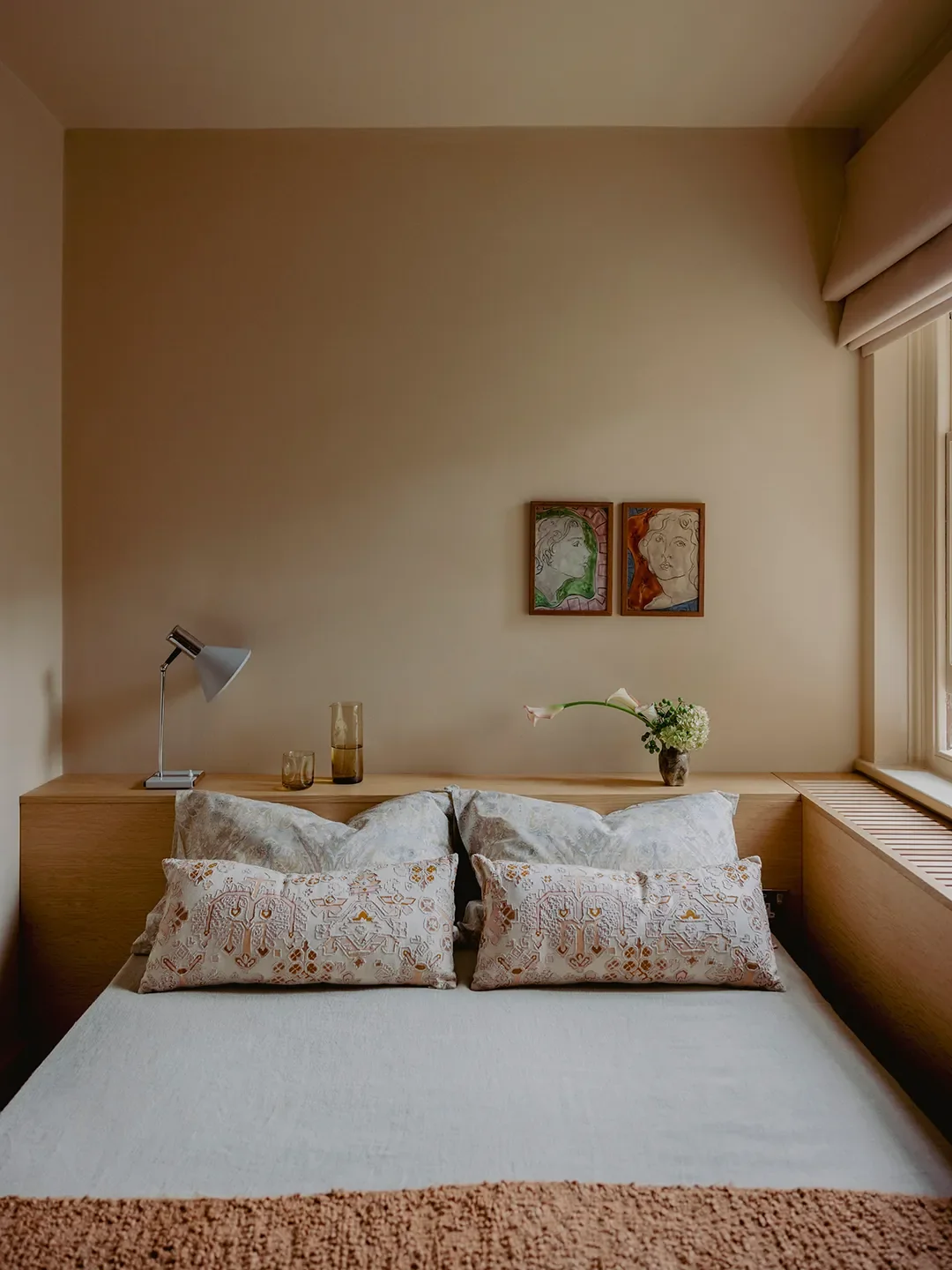 11 Designer-Approved Ways to Fill the Empty Space Above Your Bed