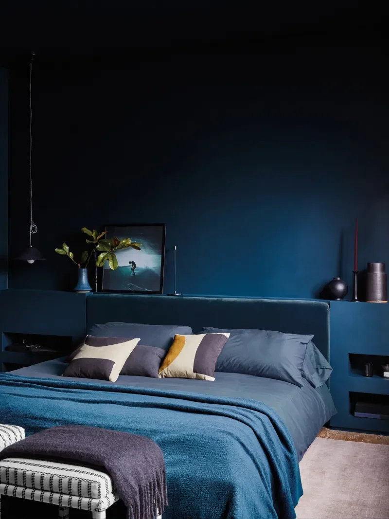 11 Designer-Approved Ways to Fill the Empty Space Above Your Bed