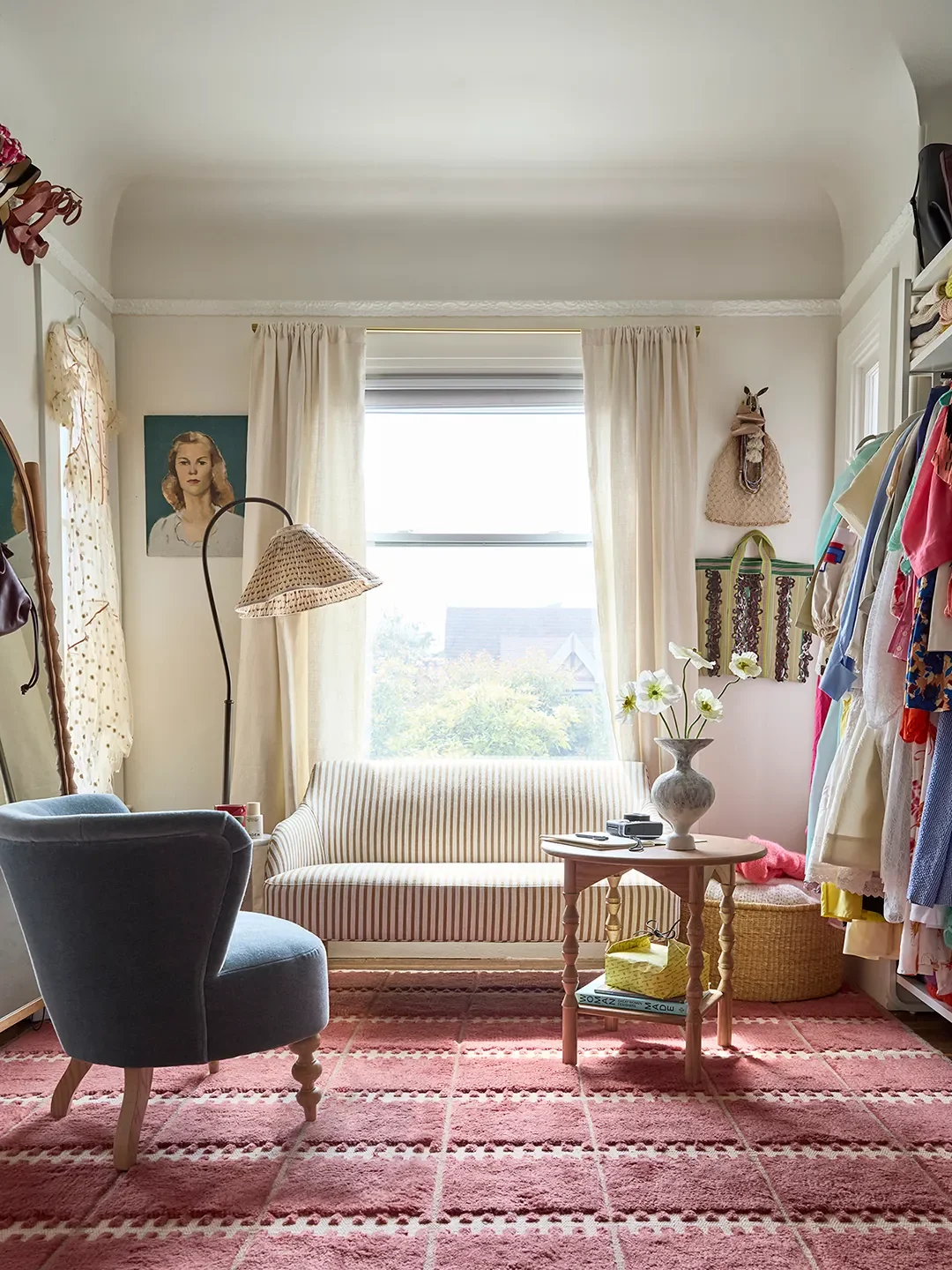 A Modular IKEA Wardrobe Keeps This Fashion Influencer’s ‘Cloffice’ in Order