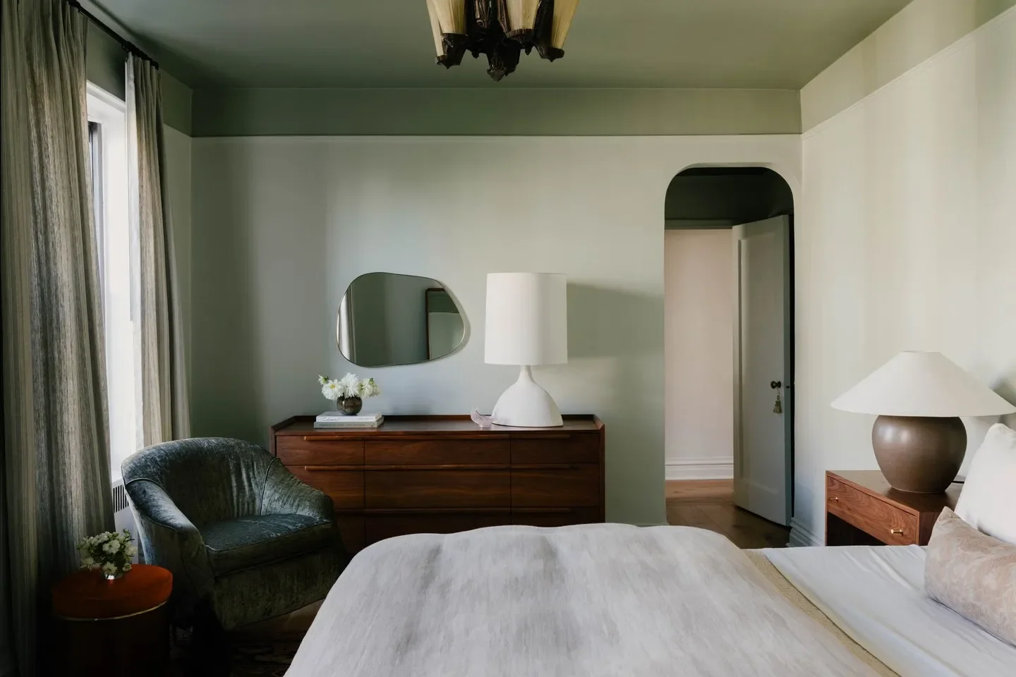 The Foolproof Dresser Styling Formula Every Bedroom Deserves