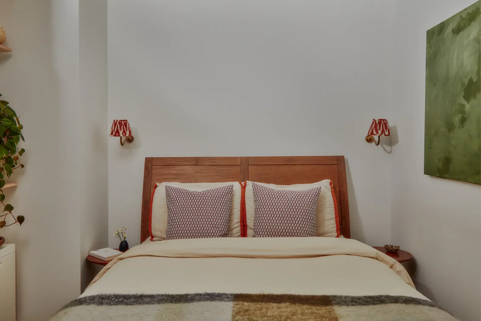 The Bedroom Purchase I’d Make Again in a Heartbeat: Cordless Sconces