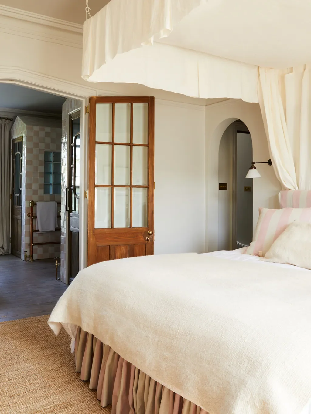 The 1980s Bed Skirt Is Back—Here’s How to Style It for Today’s Bedroom
