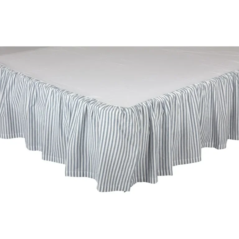 The 1980s Bed Skirt Is Back—Here’s How to Style It for Today’s Bedroom