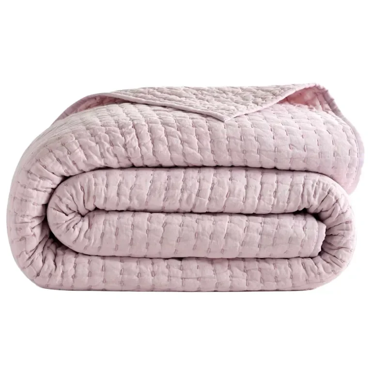 The Three-Color Formula Dominating Bed Styling in 2026