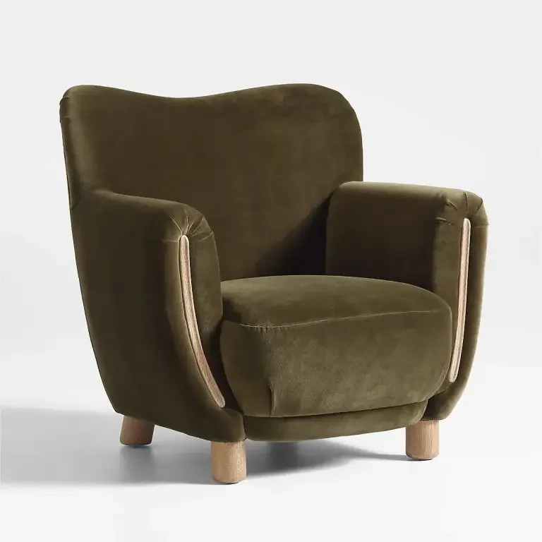 This Designer’s Cozy-Bedroom Secret Isn’t the Sheets—It’s a Crate & Barrel Chair