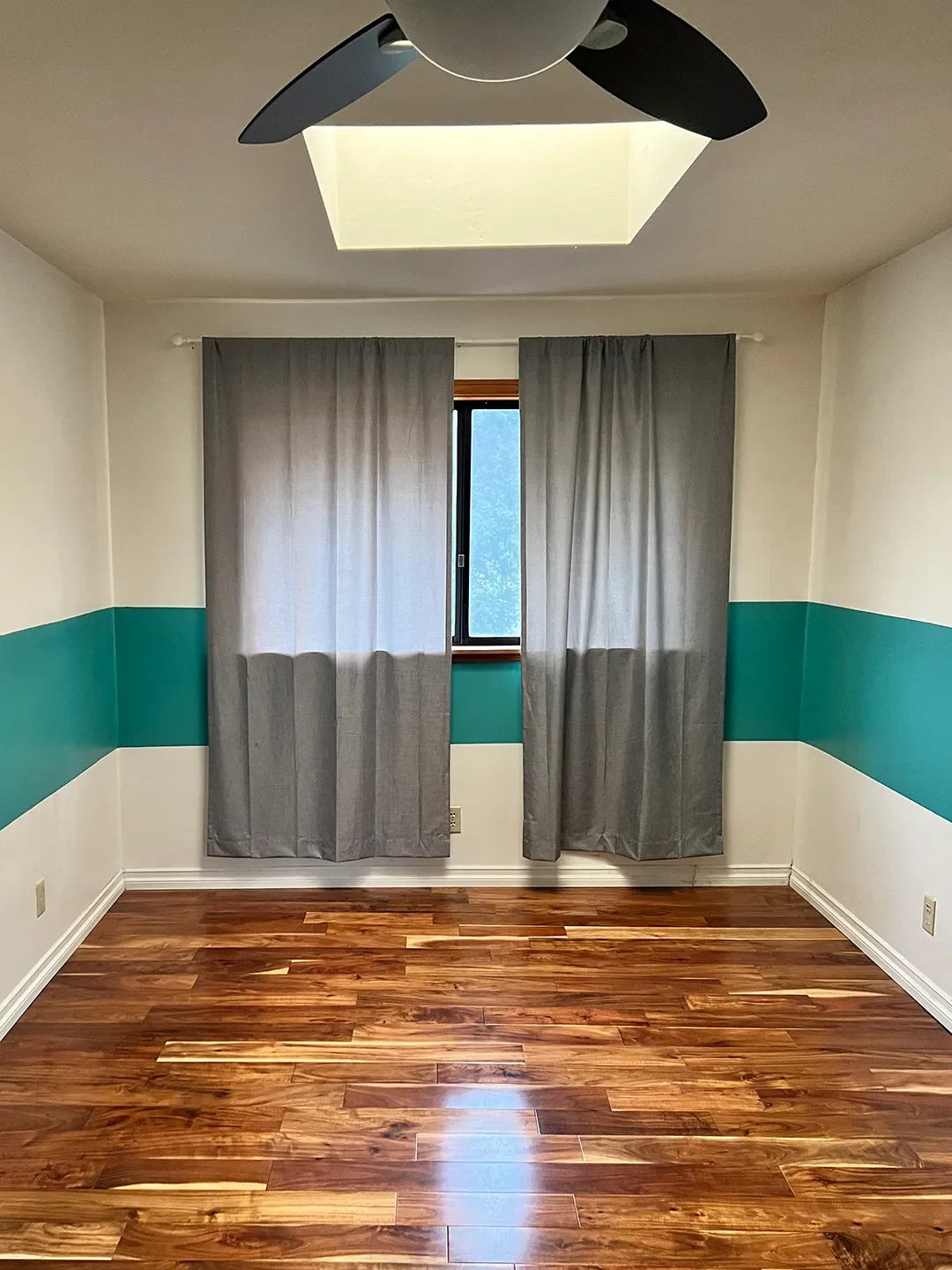 An L.A. Editor’s Wall-to-Wall Bed Frame Nearly Spans Her Narrow Bedroom—Why the Bold Move Pays Off